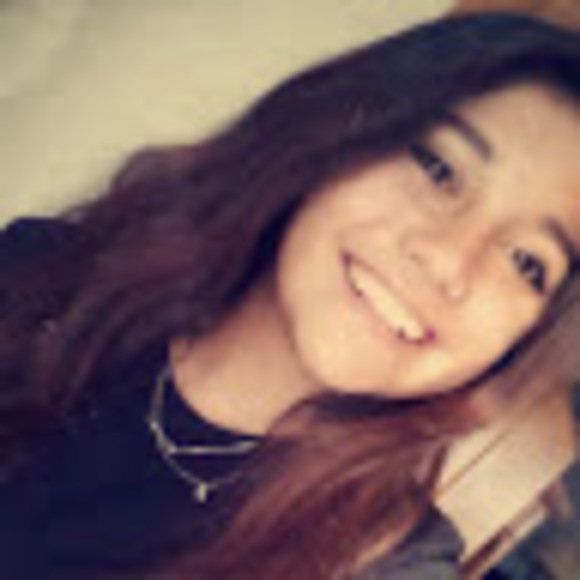 Meet your Posher, Alexis kai - Picture 1 of 1